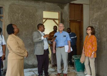 PDG Urs and wife with University Management during the visit