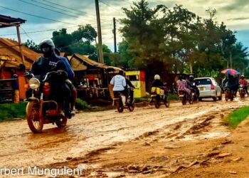 Kasenyi Road after a down power // Herbert Munguleni
