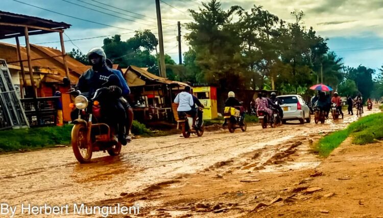 Kasenyi Road after a down power // Herbert Munguleni