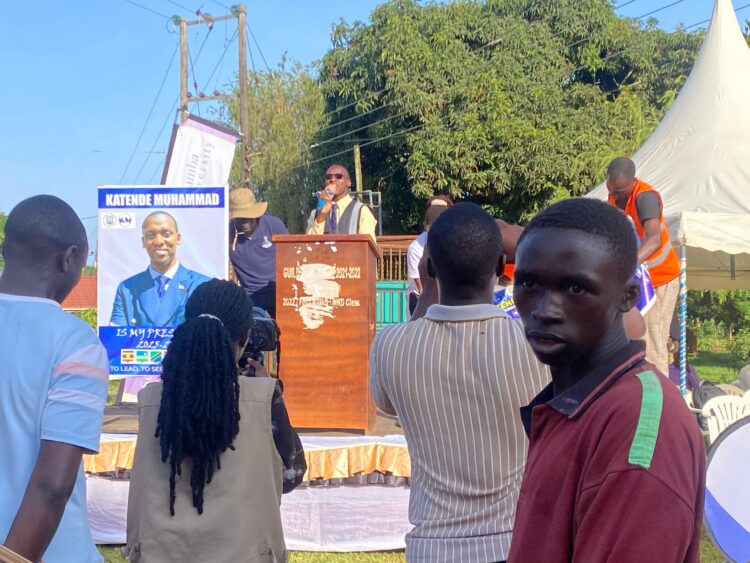 Students Weigh Options as Guild Presidential Candidates Present Manifestos